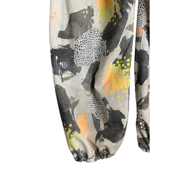 Lululemon Om Pant Mini Art Pop White Multi-sz approx. 6 - Picture 13 of 13